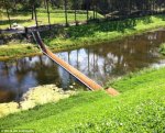 Holy Moses! Miraculous 'bridge' parts the water at top tourist attraction   5.jpg